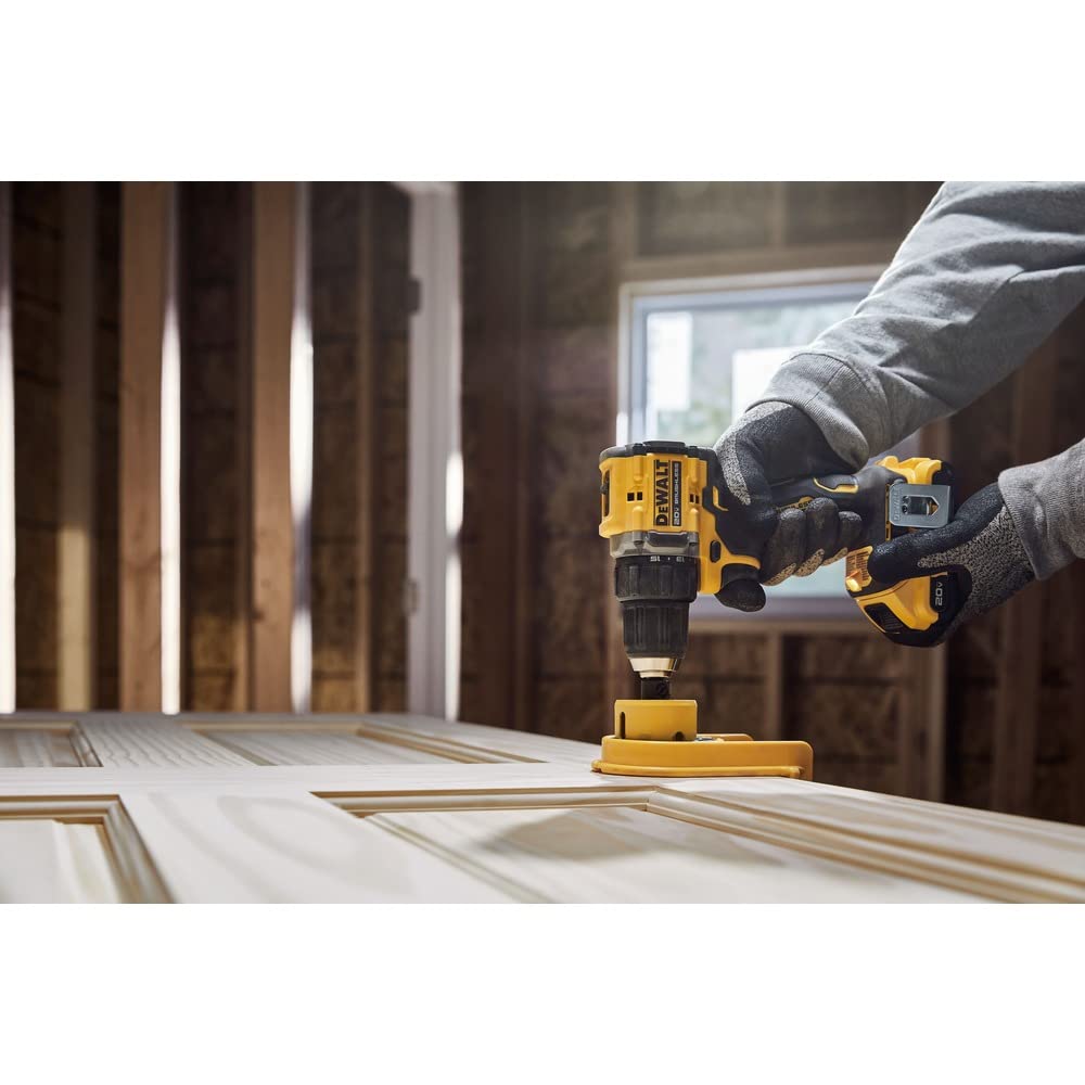 Dewalt DCD794D1 ergonomic handle reduces fatigue during long sessions.
