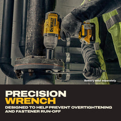 DEWALT hog ring anvil detail illustrating secure socket retention benefit