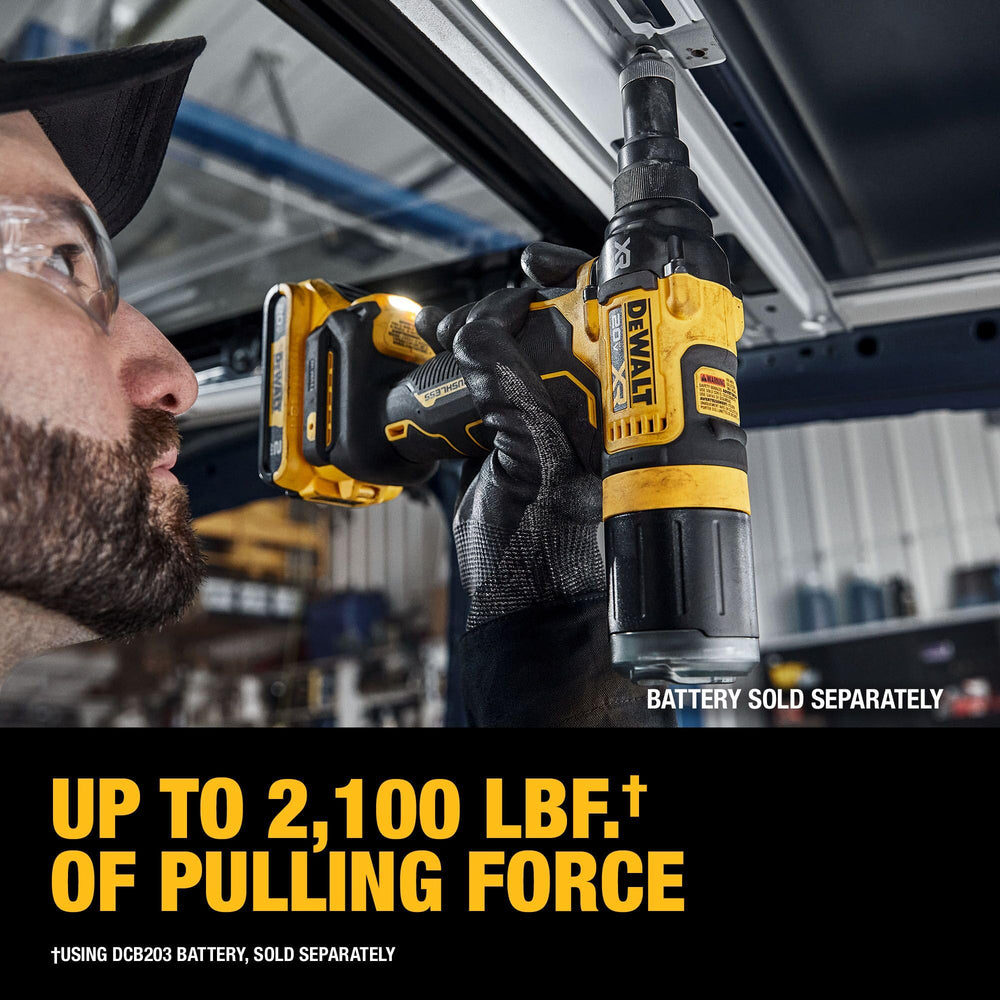 DEWALT on-board nose storage keeps tips accessible during work