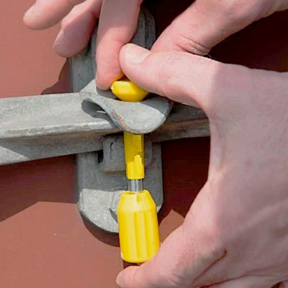 DIRBUY container-use visual demonstrates sealing on trailers for secure transport.