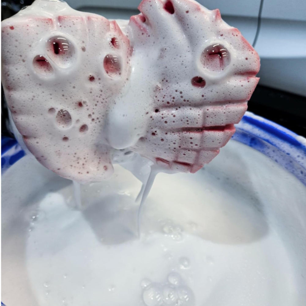 DIY Detail Legacy Sponge high-water-hold demonstrates efficient soap loading for fewer dips.