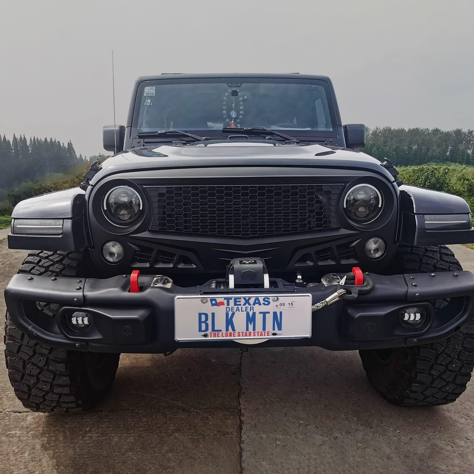 DKMGHT radiator protection in debris-prone terrain during off-road use