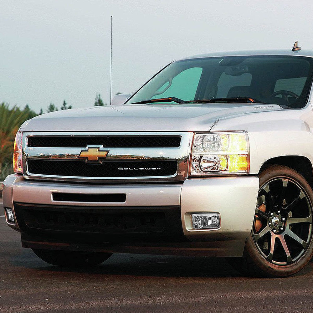 DNA MOTORING FL-ZTL-111-CH easy-install fog light for quick replacement.