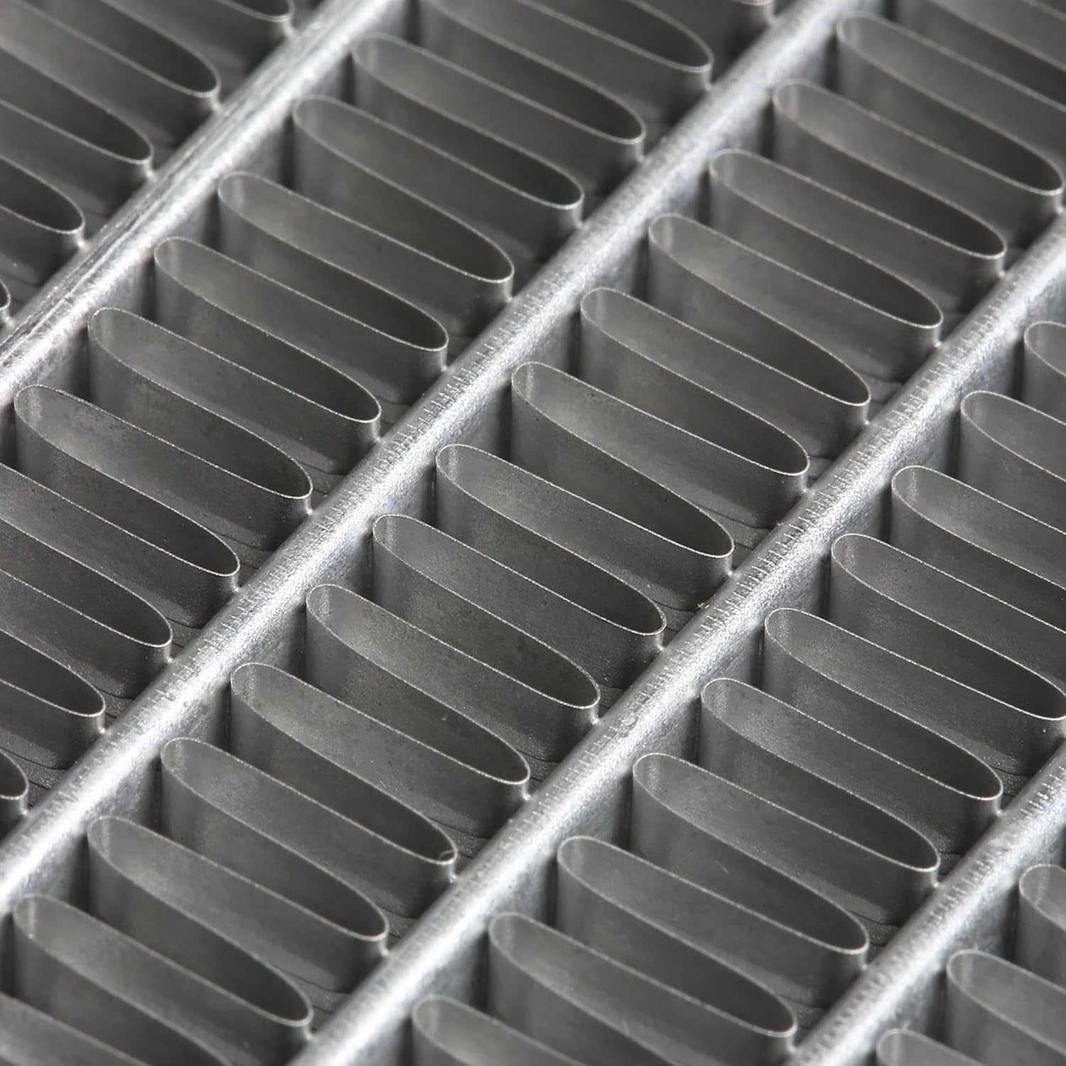 DNA Motoring CU13106 aluminum core construction for durability