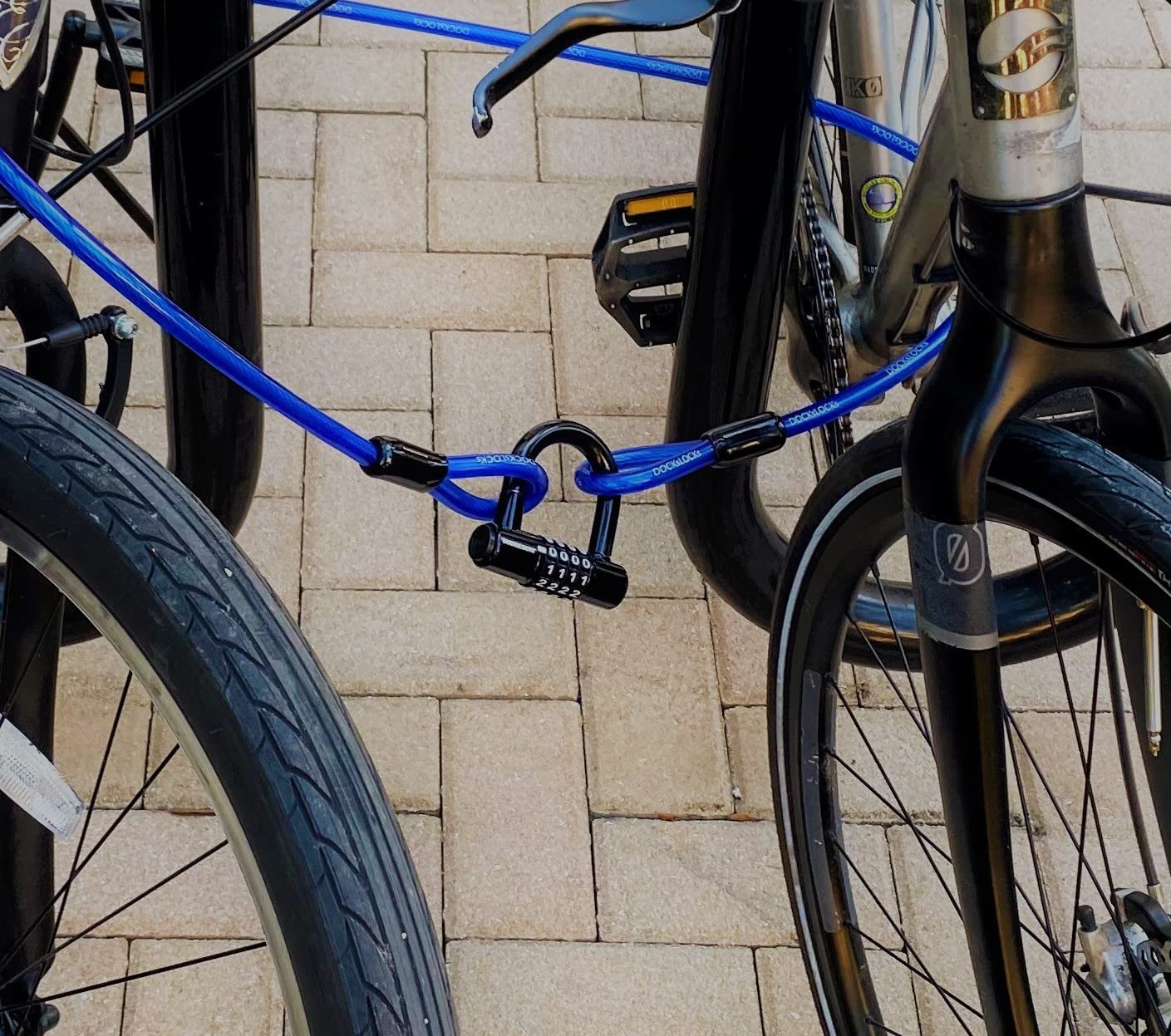 DocksLocks indoor-outdoor performance adapts to gym, bike, and gate security.