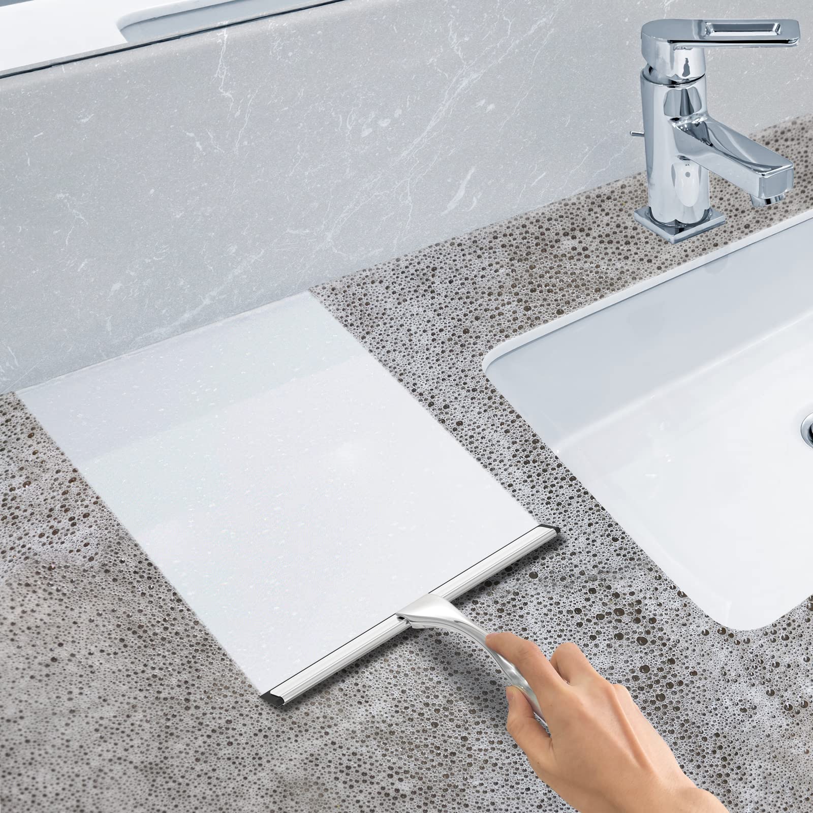 Docrok squeegee cleaning tile walls for fast drying and reduced streaks