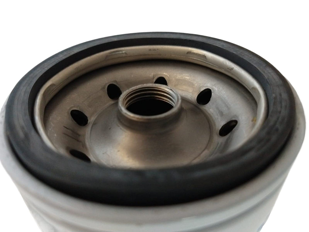 Donaldson P550943 filter side view shows rugged build for long-lasting performance.
