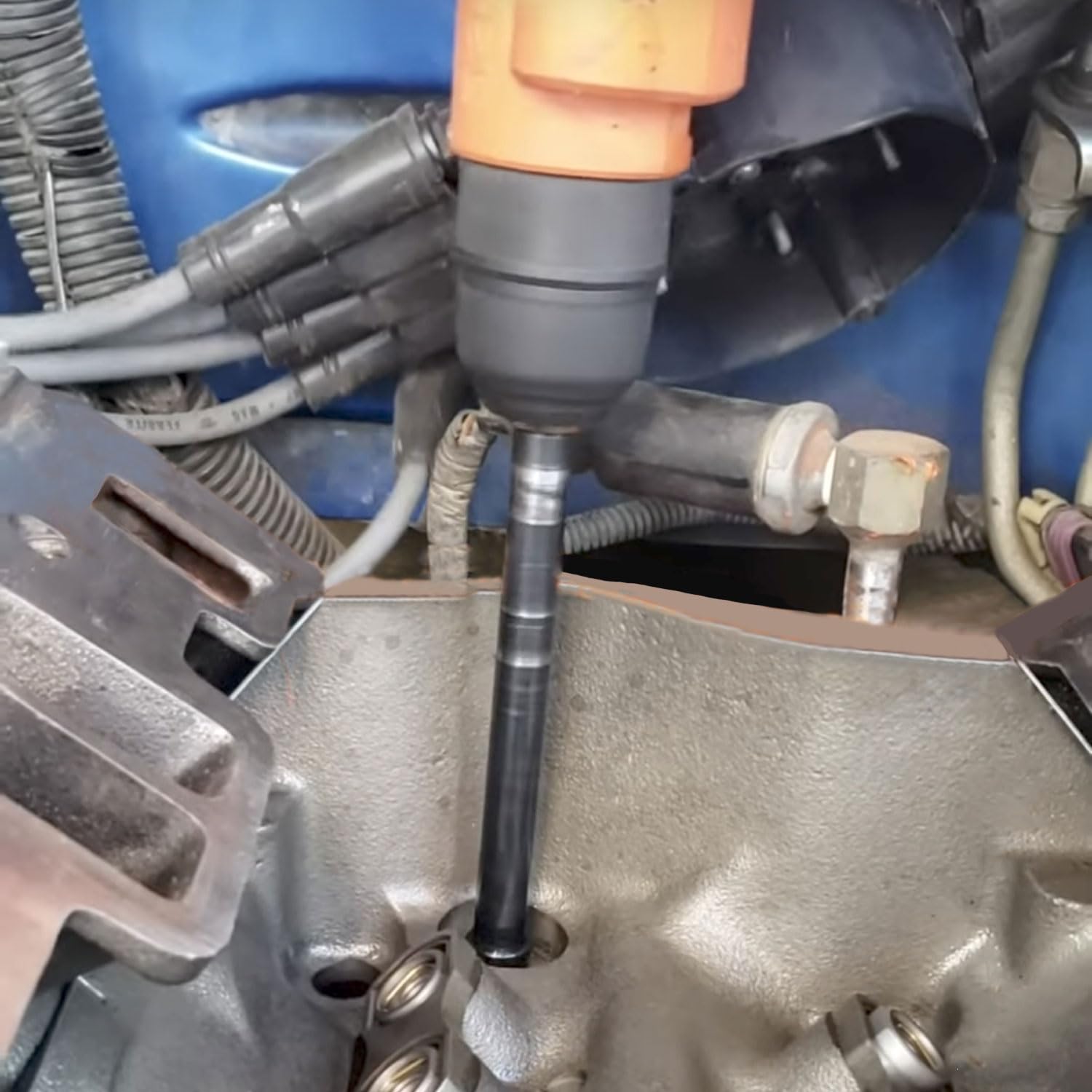 DPTOOL oil pump primer tool triangle-end shaft prevents slippage during priming.