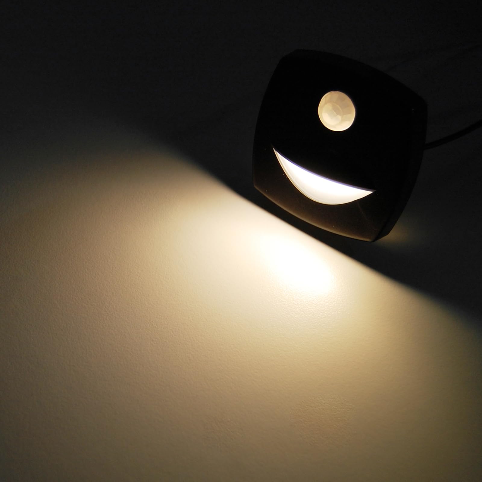 Dream Lighting IP44-rated housing resists dust and water splashes