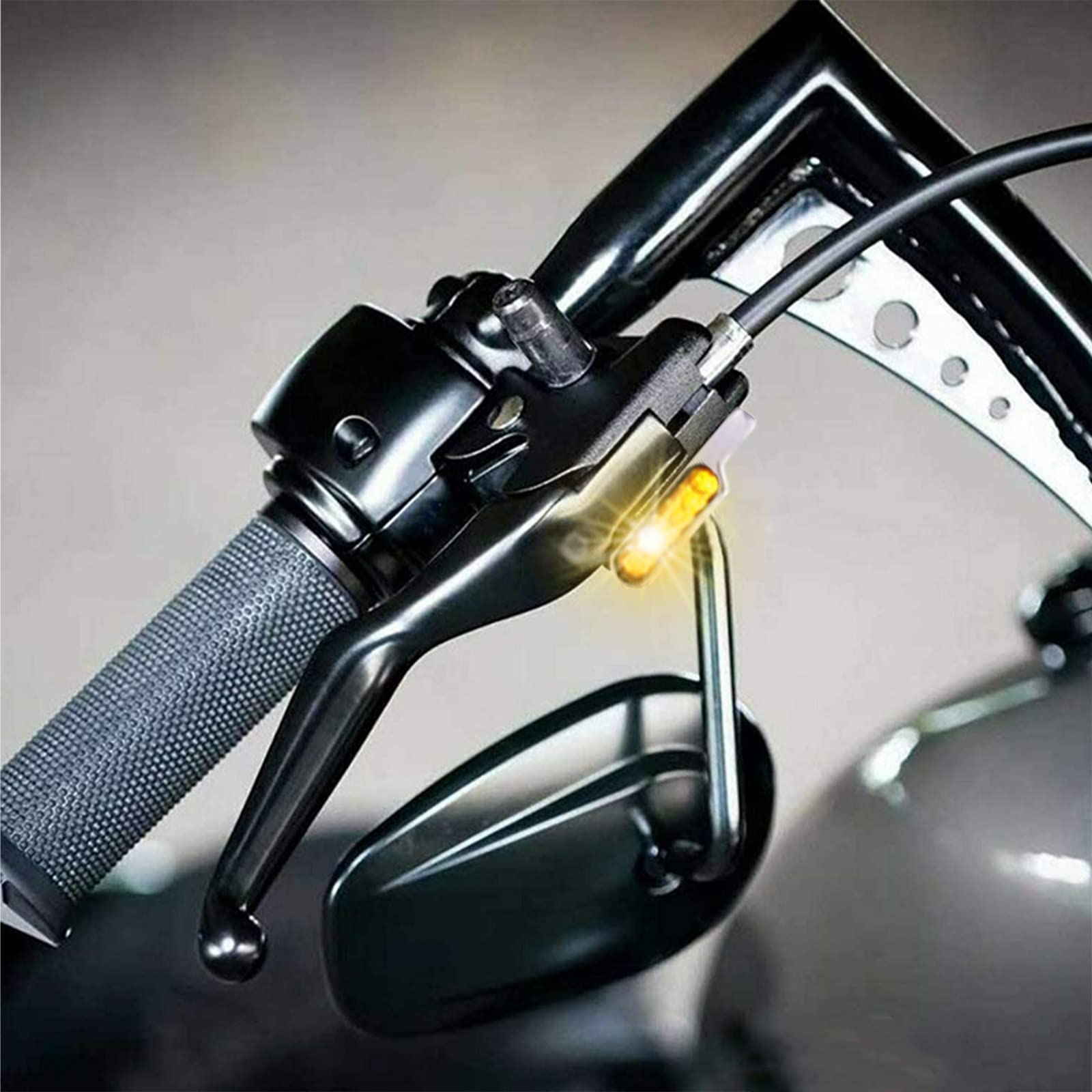 DREAMIZER amber sequential turn-signal emphasizes smooth side-to-side flow.