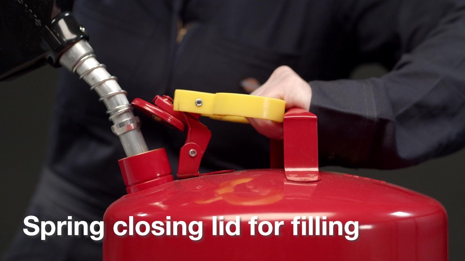 Eagle fixed handle with comfort-grip trigger release facilitates controlled dispensing.