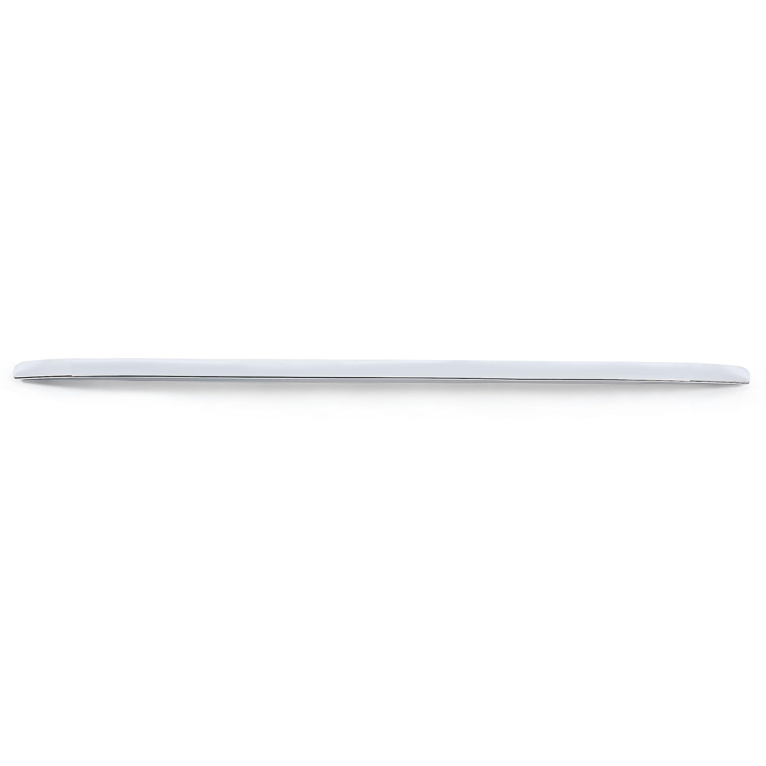 ECOTRIC hood and grille edge protection trim helps maintain a pristine look.