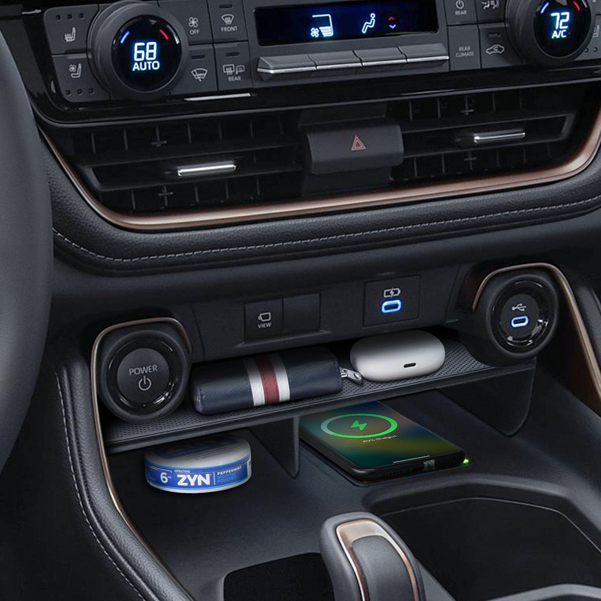 EDBETOS Grand Highlander console organizer in place, maximizing storage space.