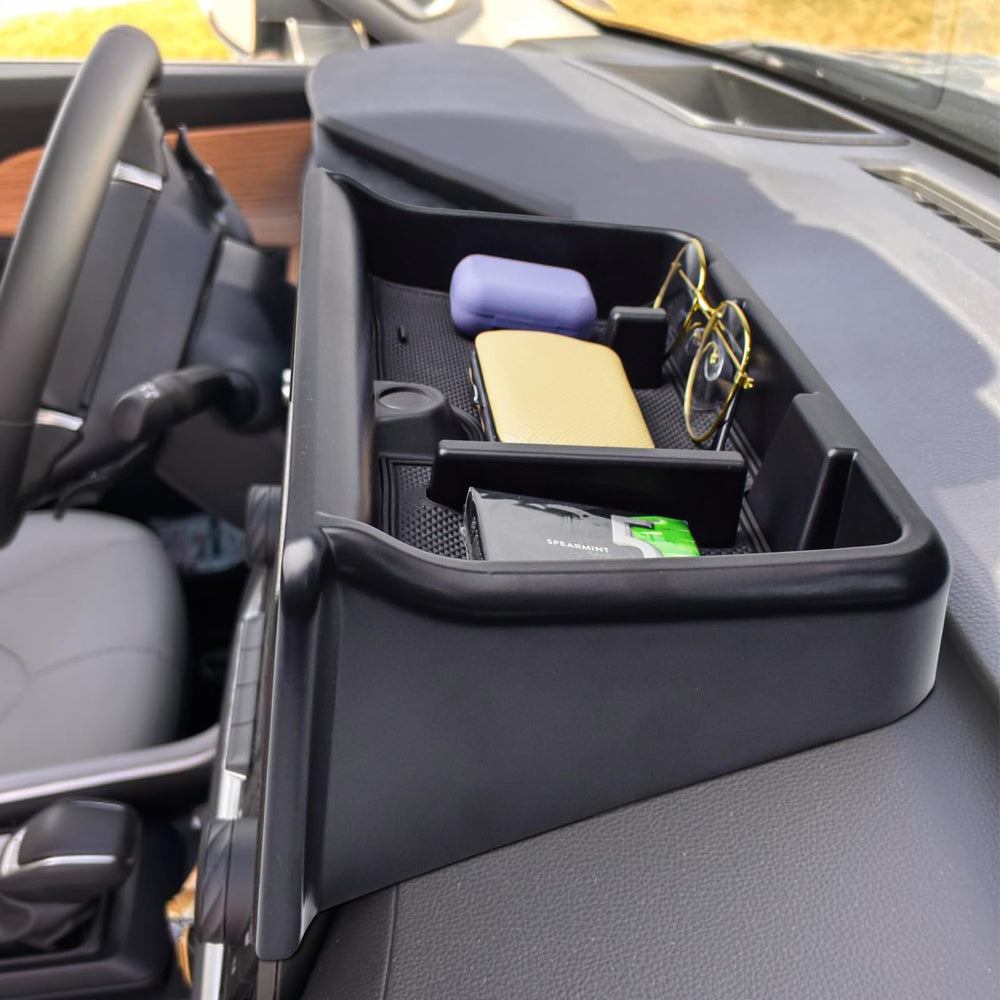 EDBETOS Grand Highlander dash tray with light-sensor hole preserves original features and clean appearance.