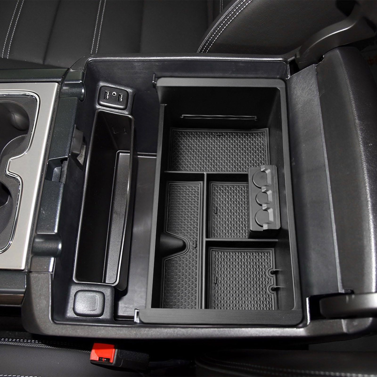 EDBETOS non-slip rubber pads prevent items from sliding while driving.