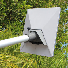 Aluminum ladder mounting bracket enabling left or right side installation