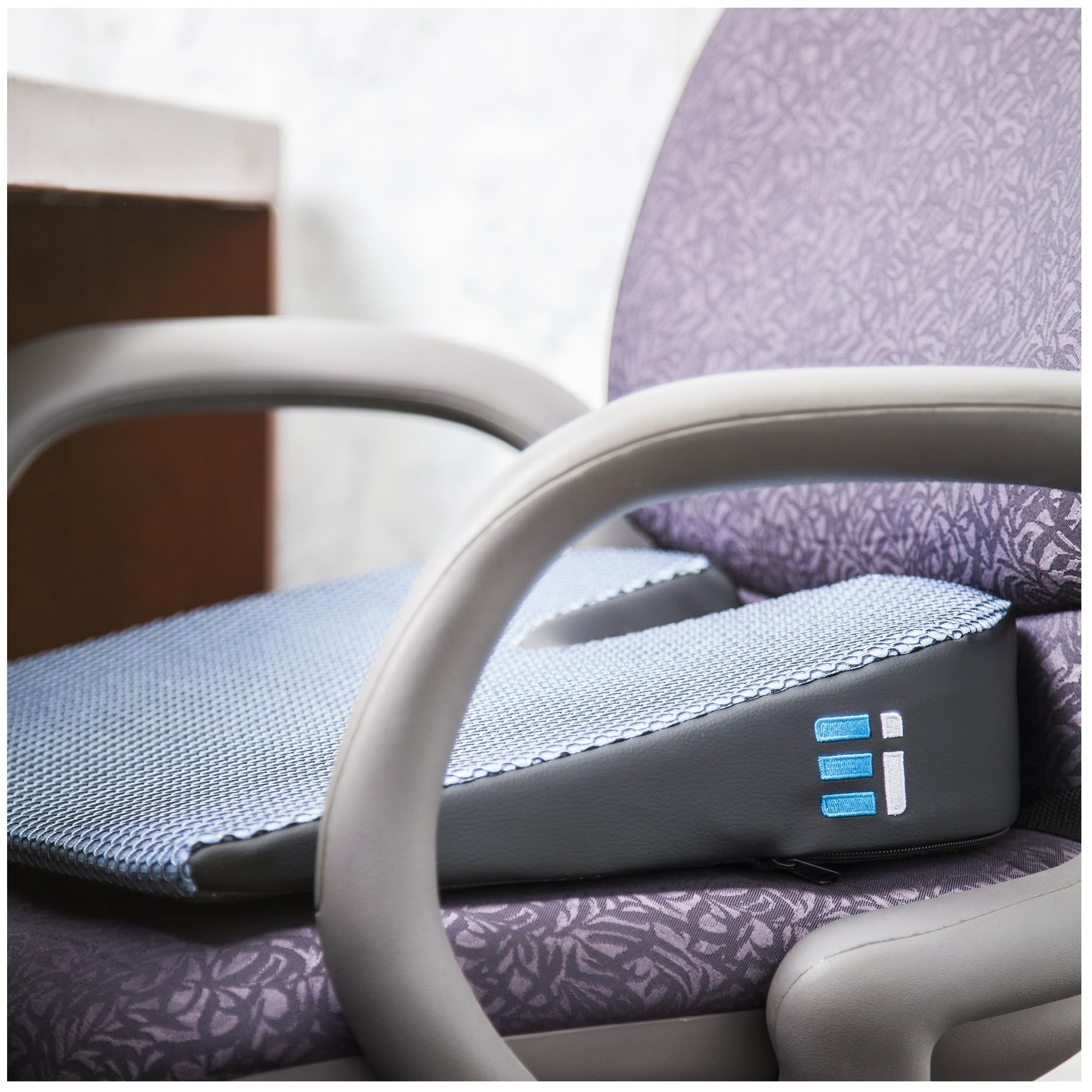 Ergonomic Innovations wedge design helps reduce pressure points on long trips