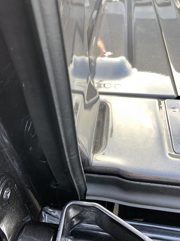 ESI tailgate seal installed on a tailgate with a tight seal.