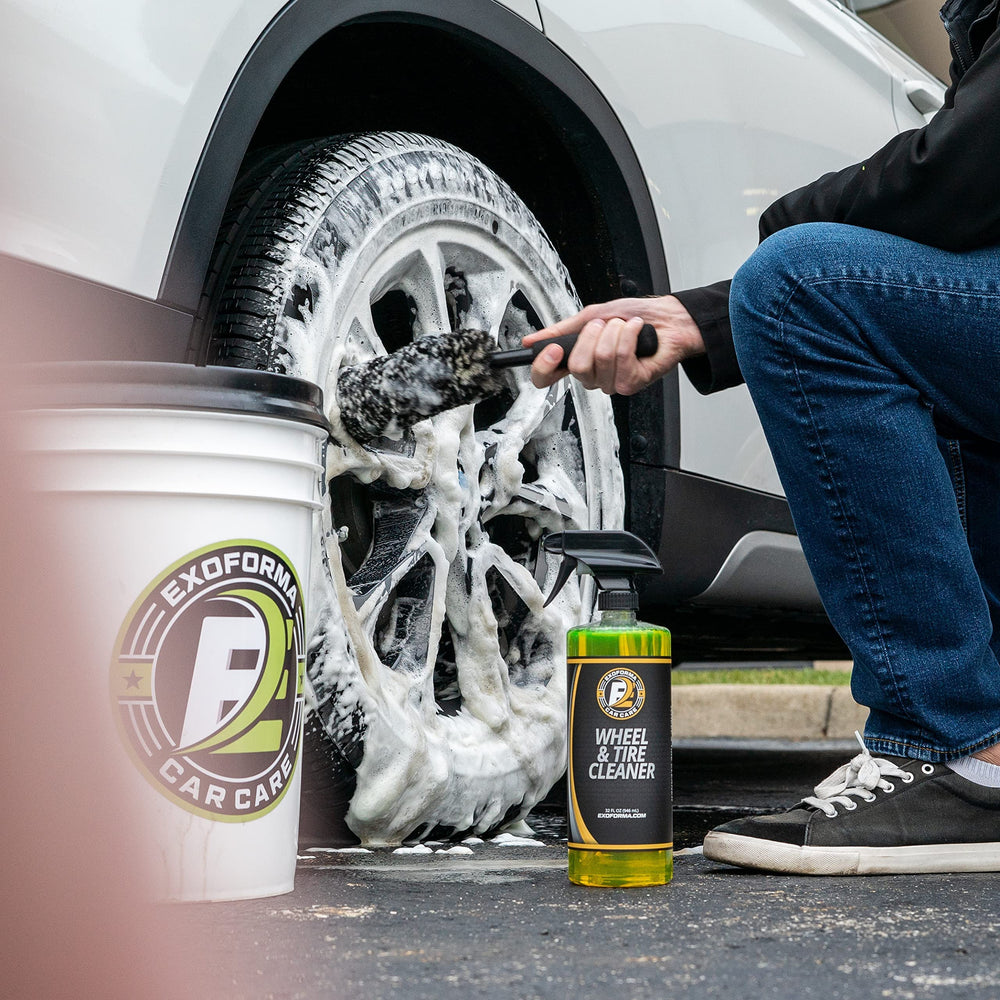 ExoForma Bendable Brush Set center-cap access for thorough wheel cleaning.