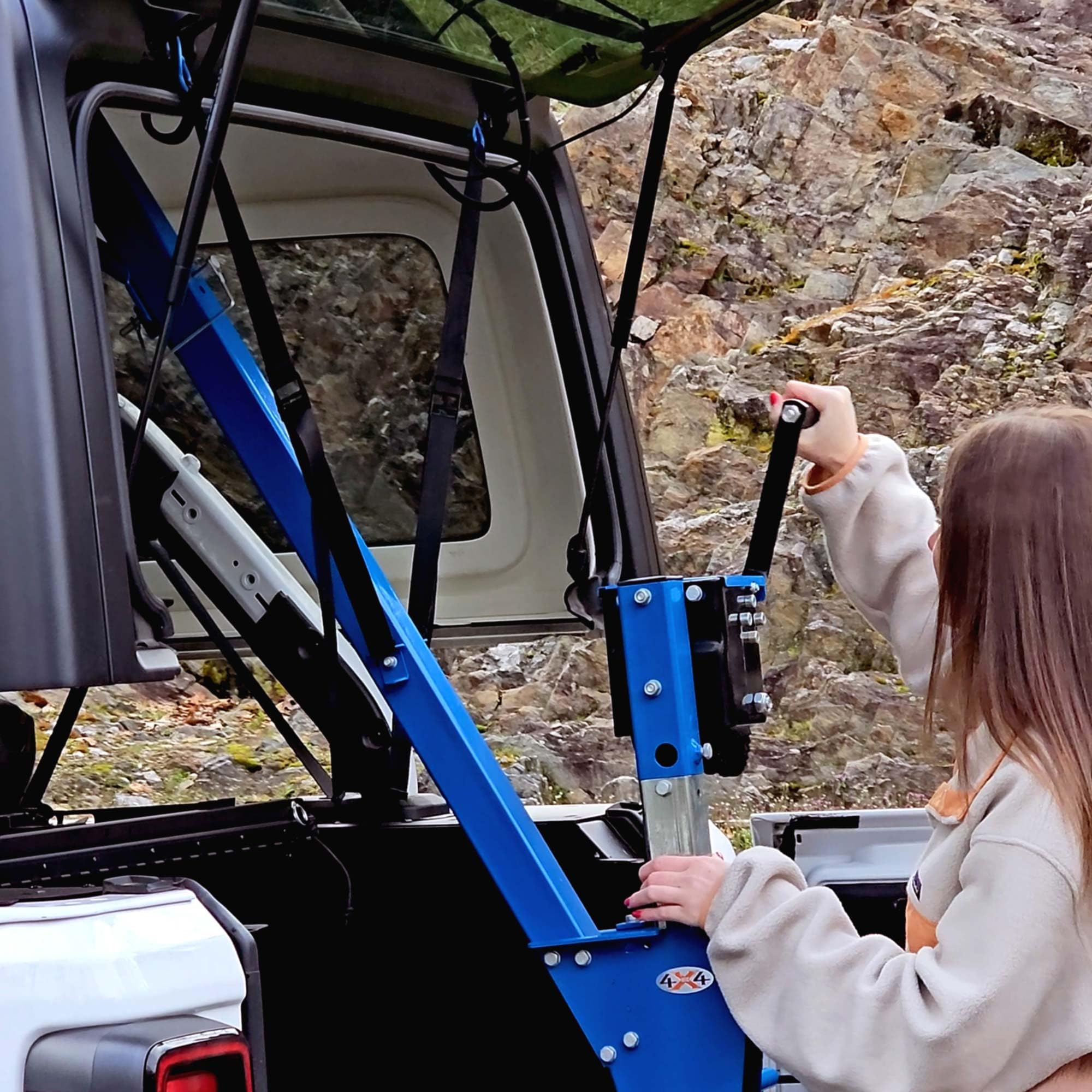 EZLIFT adjustable height showcases flexible fit for stock and lifted Jeeps.