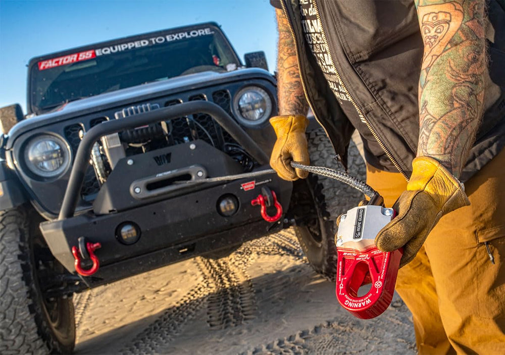 Mil-Spec anodized aluminum finish on FlatLink E withstands rugged use.