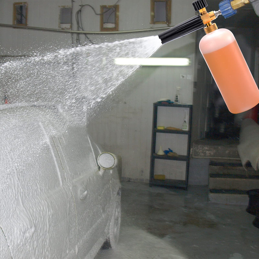 Fasmov foam cannon adjustable-nozzle demonstrates precise foam texture control for optimized cleaning.