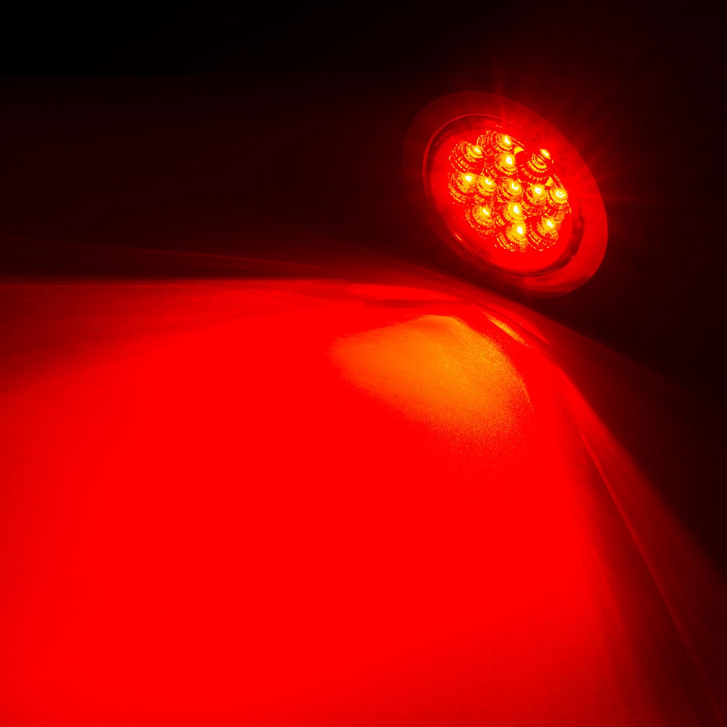FBAAUKUS flush-mount 12V trailer light for a clean installation.