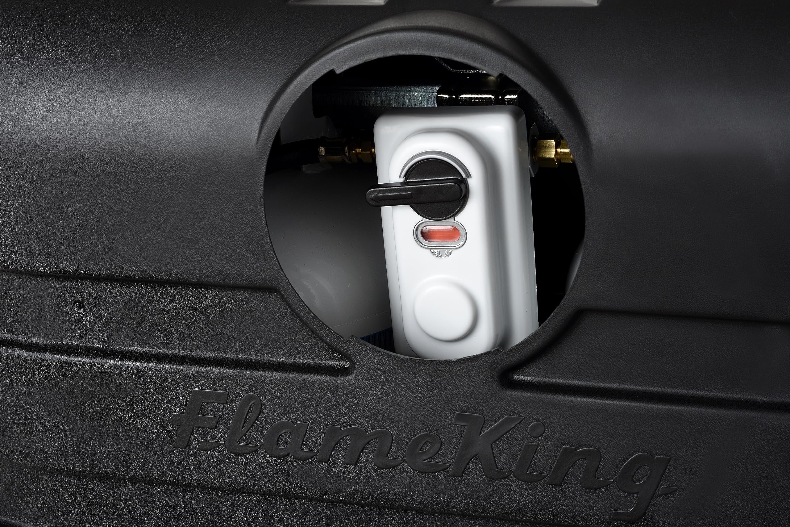 Flame King easy dual-tank fit illustration for RV or trailer setups.