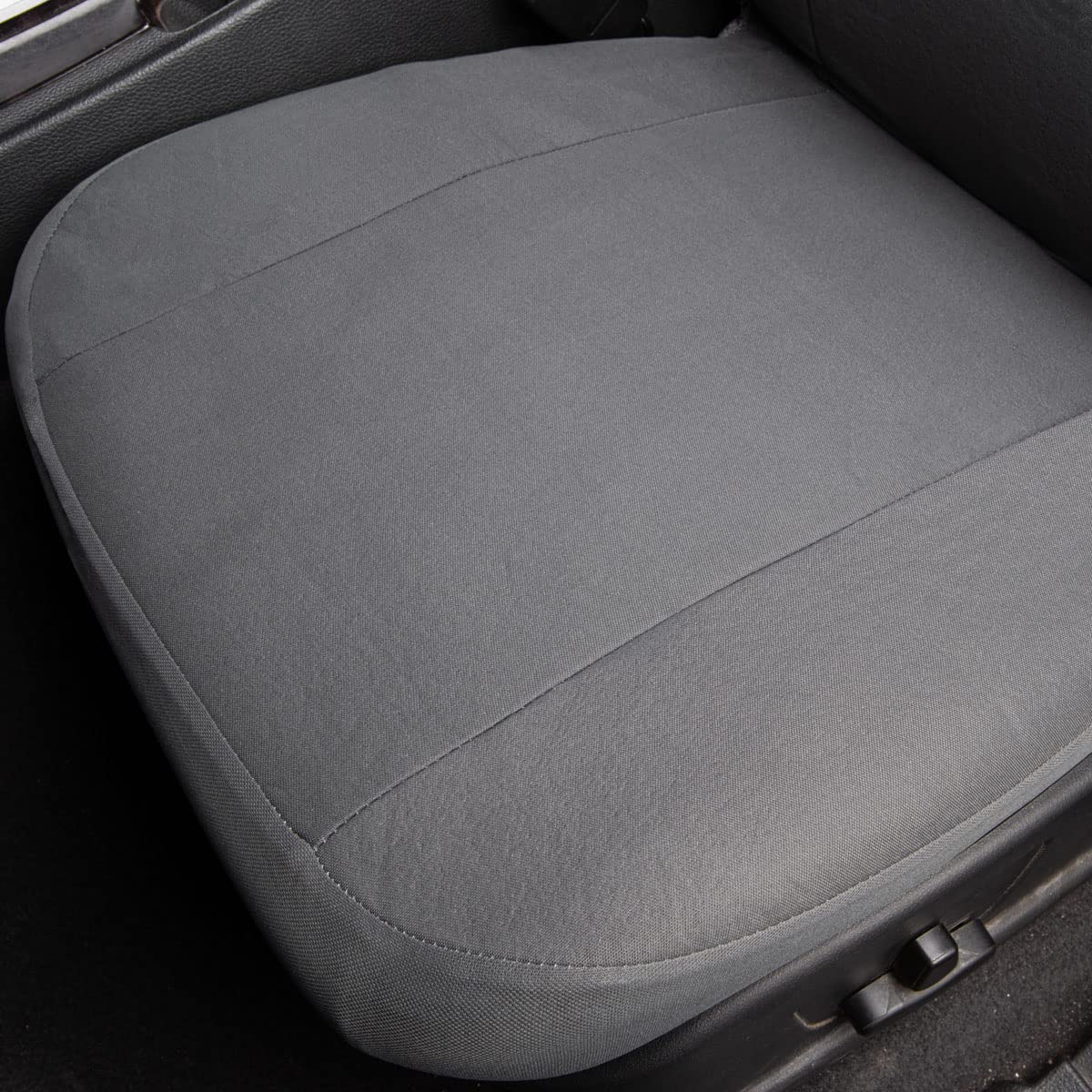 Flying Banner rear bench cover 60/40 split adapts to seating.