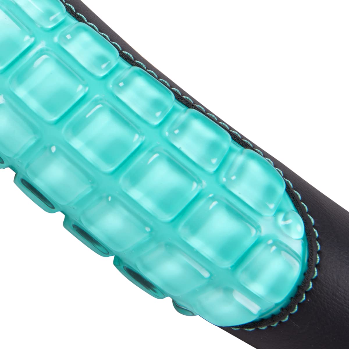 Flying Banner soft velvet gel surface delivers a plush feel on fingertips.