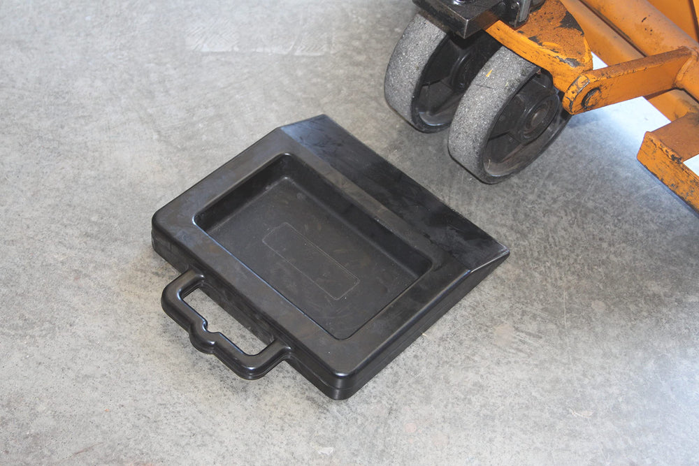 Foghorn Construction chock has a built in handle for easy storage.