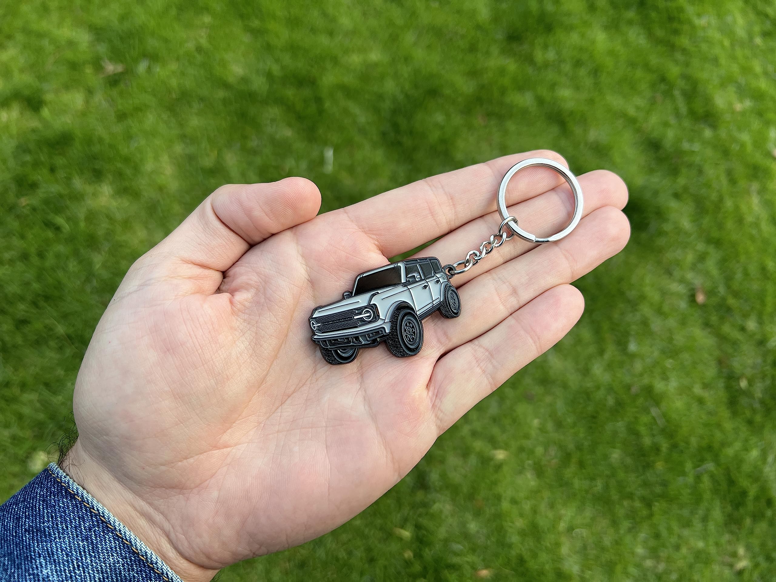 FOUR WHEEL BEAST Bronco keychain black understated look with durable metal.
