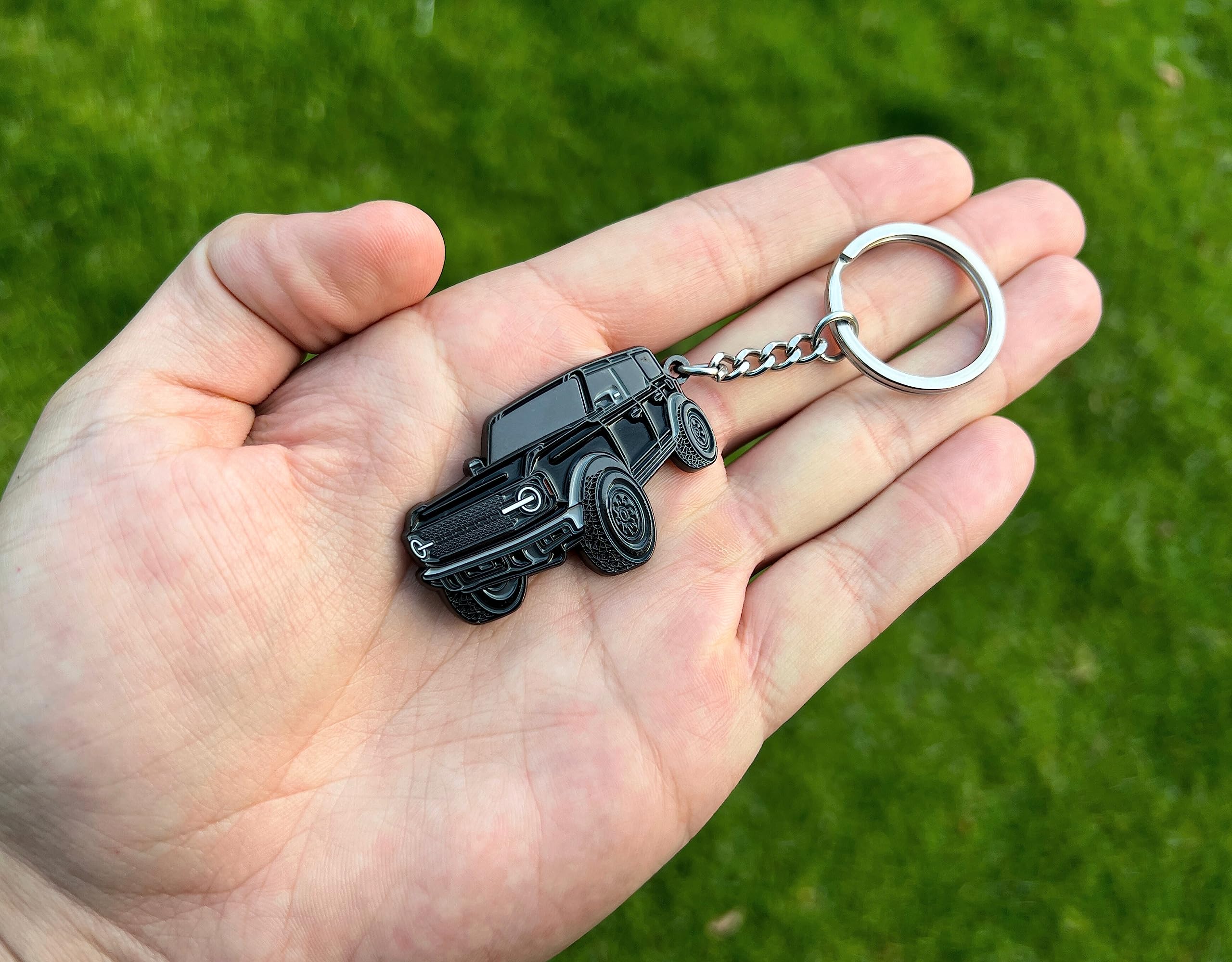 FOUR WHEEL BEAST Bronco keychain makes a perfect gift for Bronco enthusiasts.