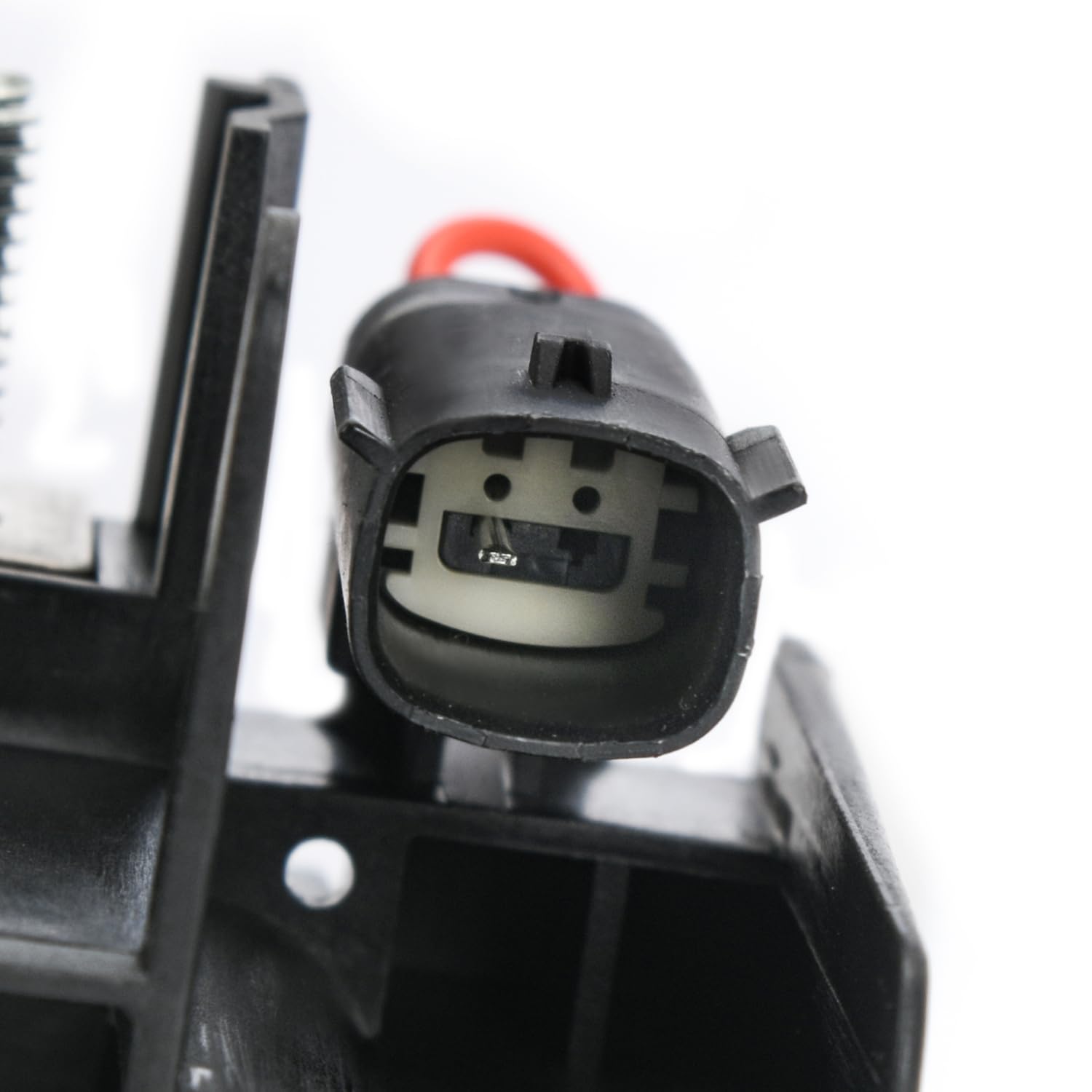 FQRANBO Malibu fuse block compact design fits under the hood.