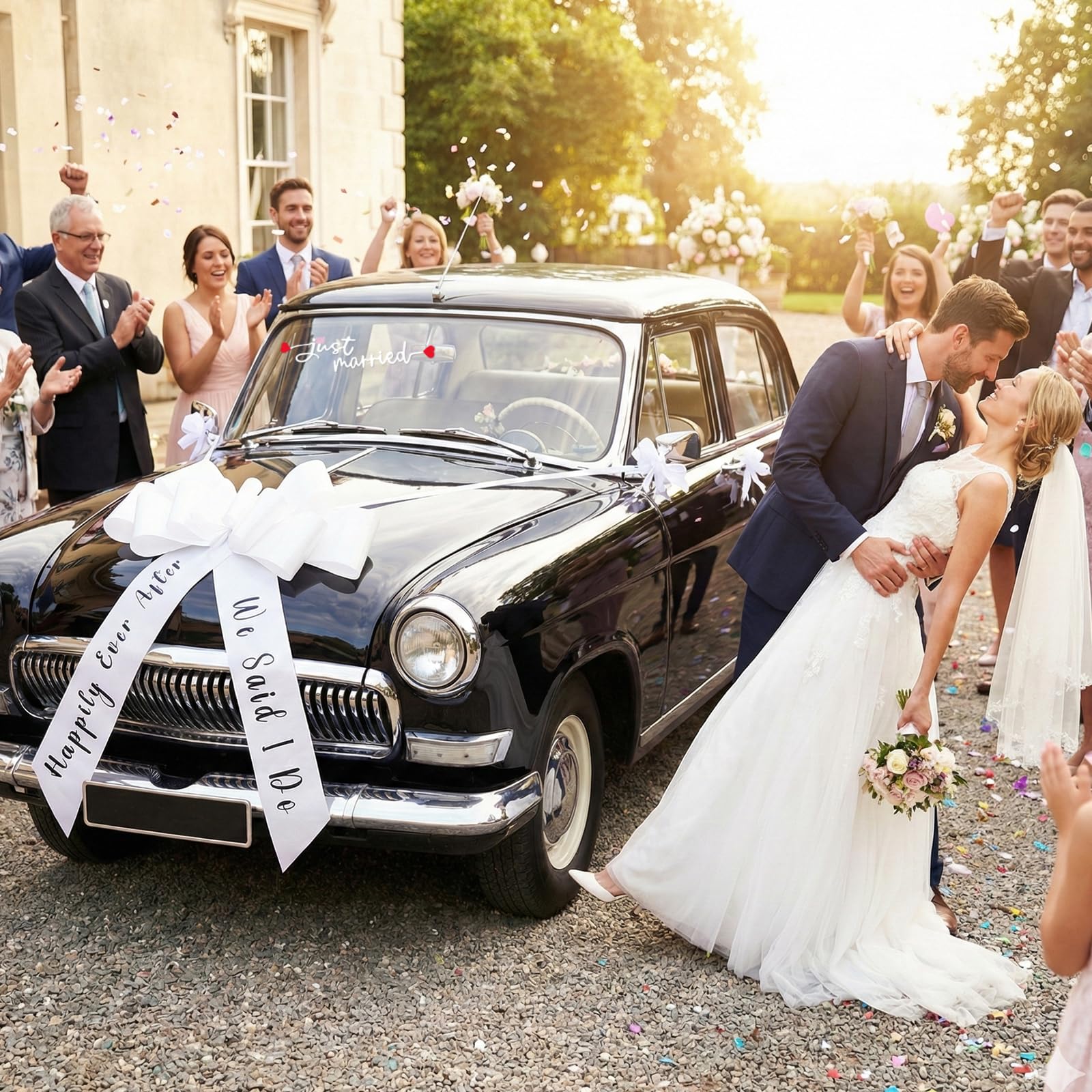 Funtinshdy rearview mirror bows create romantic reflections for photos.