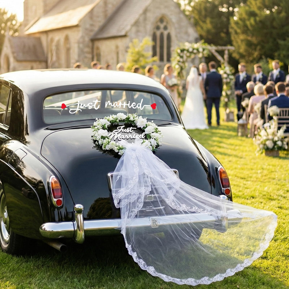 Funtinshdy venue arch decor enhances ceremony entrance displays