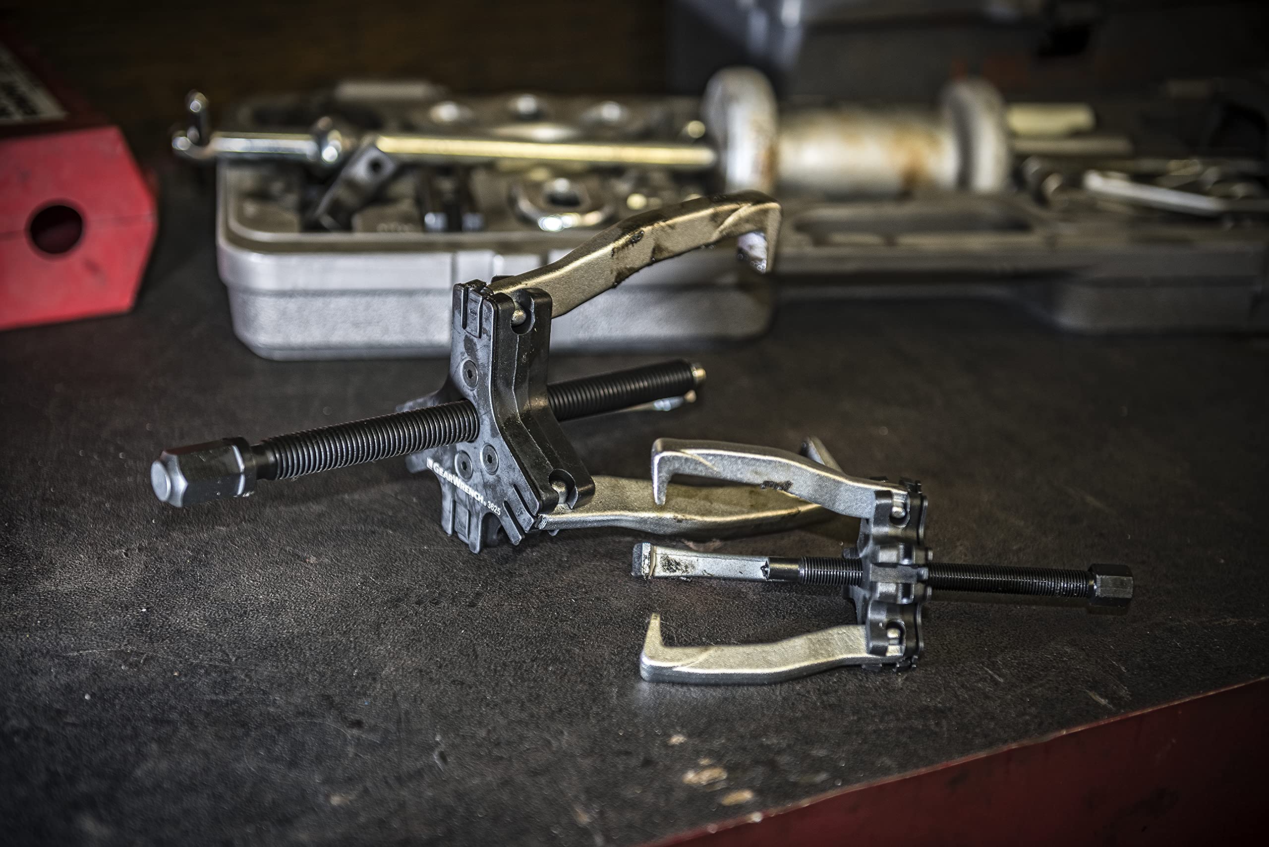 GearWrench 41700D flanges and adapters enabling multiple attachment options.