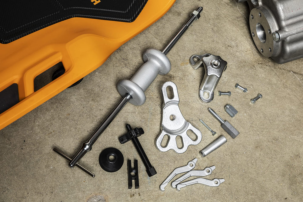 GearWrench 41700D in-use pulling action demonstrating efficient removal.