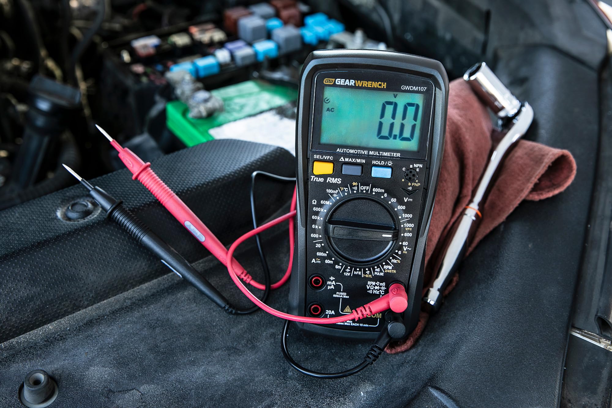 GEARWRENCH GWDM107 thermocouple enables temperature testing when needed.