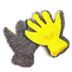 QMX mitt demonstrates 5-finger design for precise control during detailing.