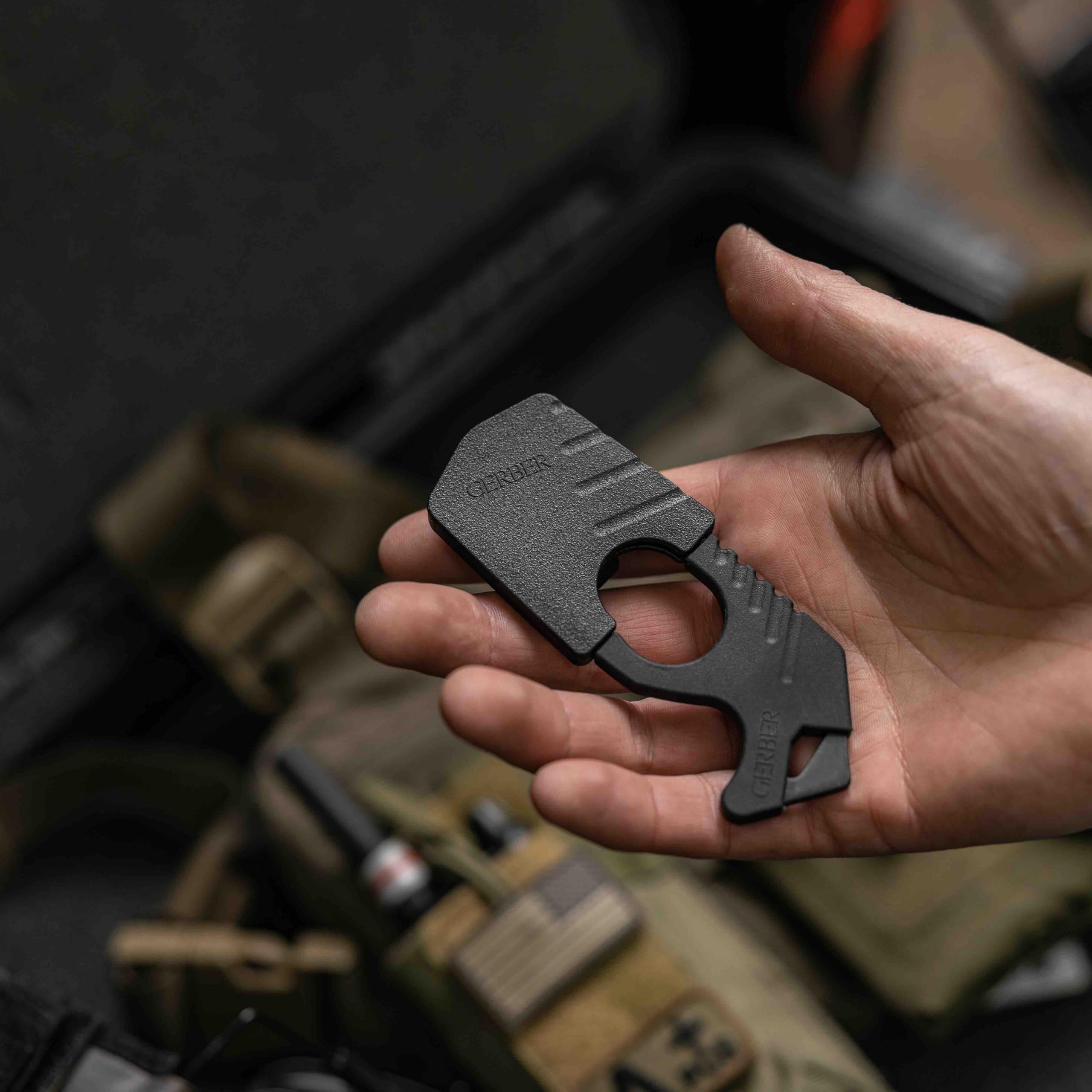 Quick-release sheath keeps Gerber cutter ready on the go