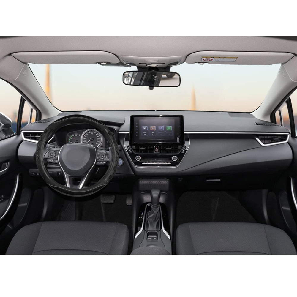 GIANT PANDA steering wheel cover anti-slip pattern demonstrates improved grip during driving