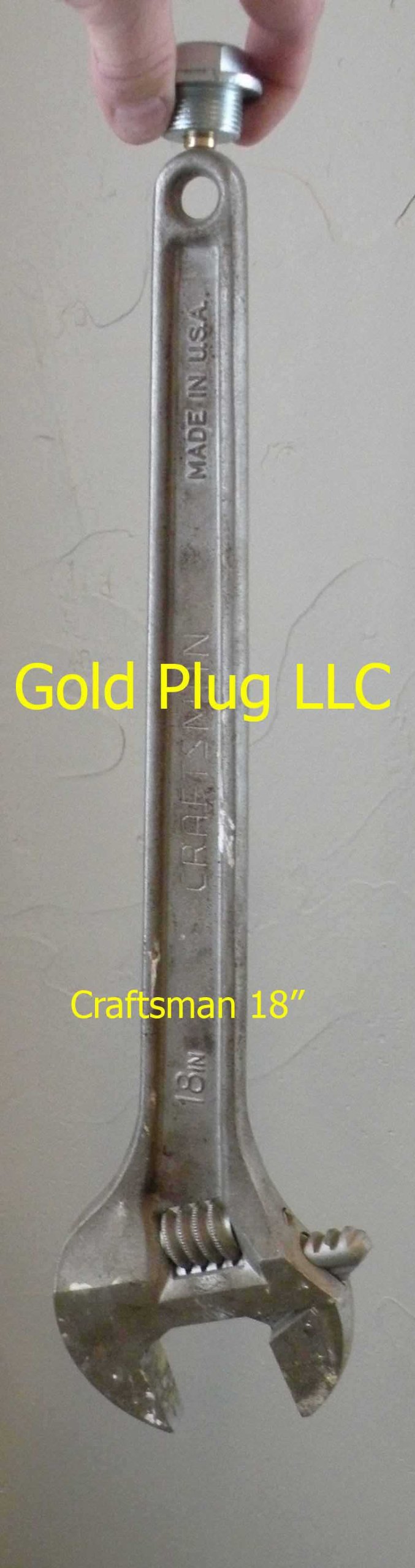 GoldPlug AP04 magnet captures ferrous debris to help oil cleanliness.