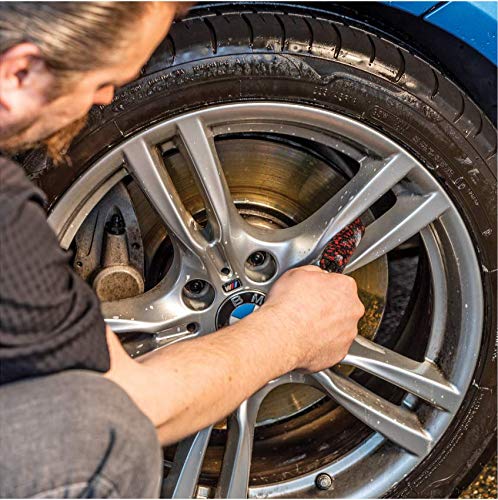 Griot's Garage 11106 wheel cleaner after use leaves wheels clean and shiny.