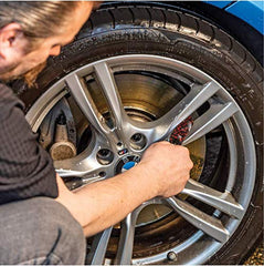 Griot's Garage 11106 wheel cleaner after use leaves wheels clean and shiny.