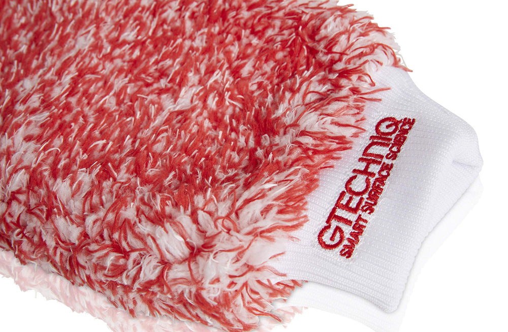 Gtechniq WM2 wash mitt closeup glide for swirl-free detailing