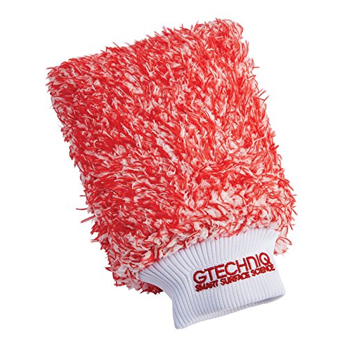 Gtechniq WM2 microfiber strands retain suds for efficient washing
