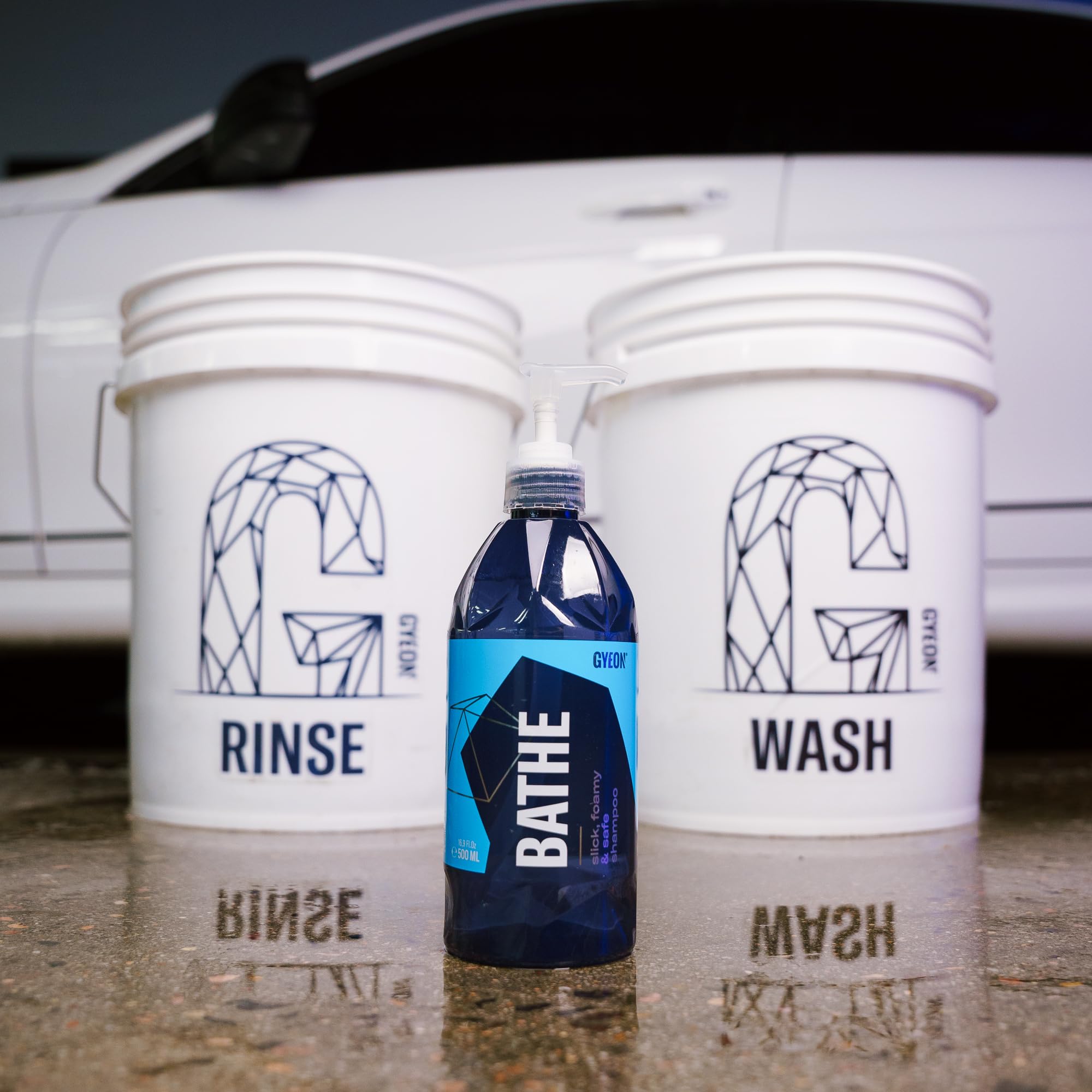 Gyeon Bathe coating-preservation gloss emphasizes long-lasting shine without SiO2 stripping.