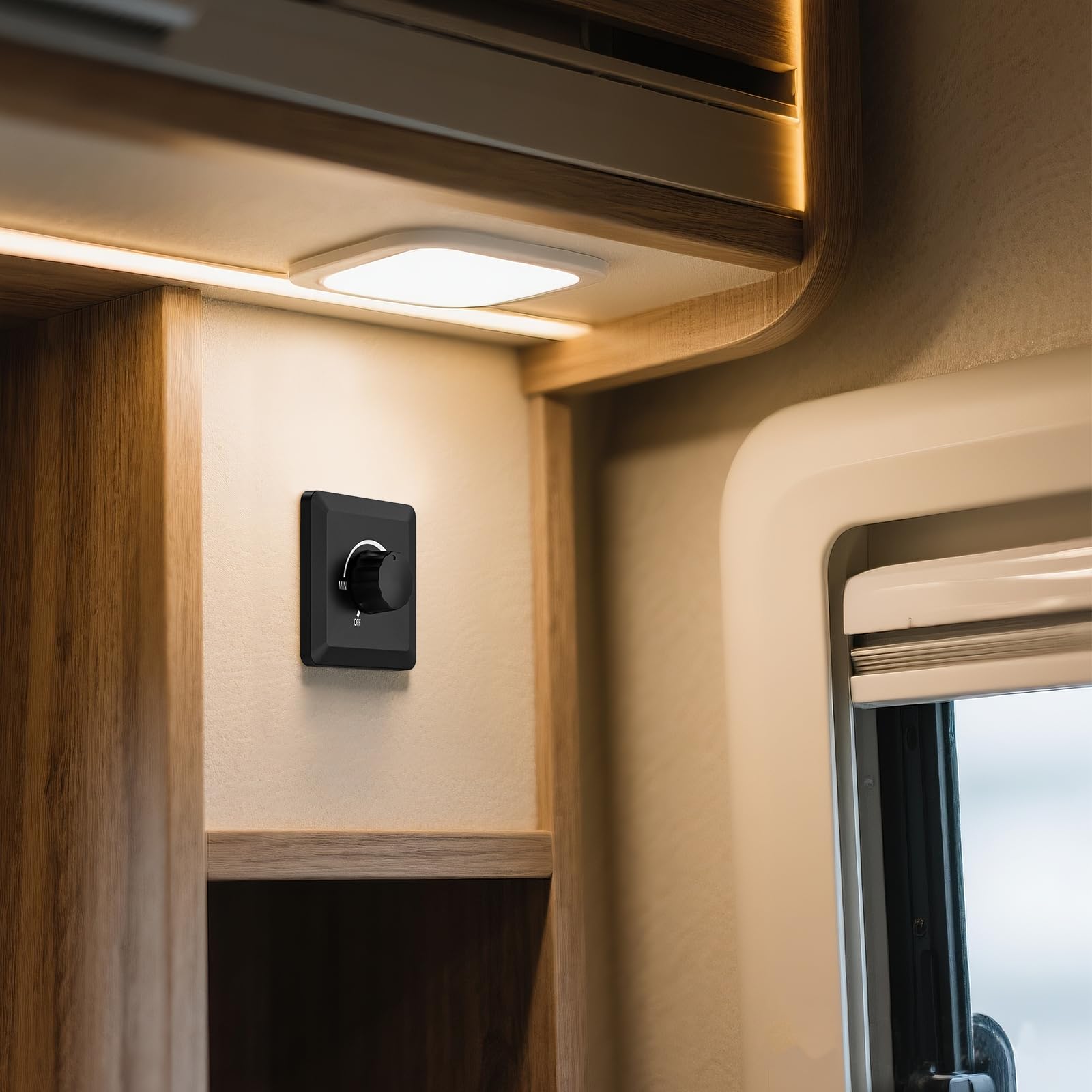 GZV 12V knob-closeup showing smooth rotation and easy dimming