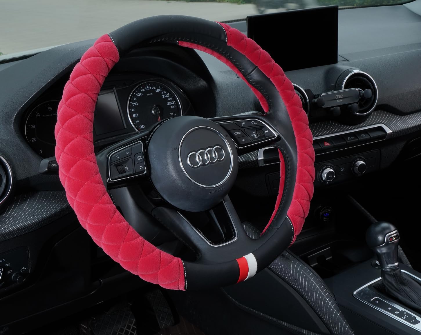 HAOKAY universal fit label demonstrates compatibility with 14.5-15 inch steering wheels.